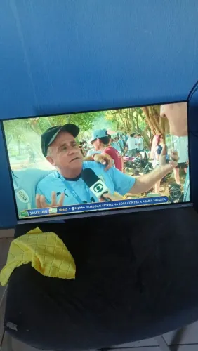 Vendo essa tv novinha marca Philco 32 plg ainda no plástico