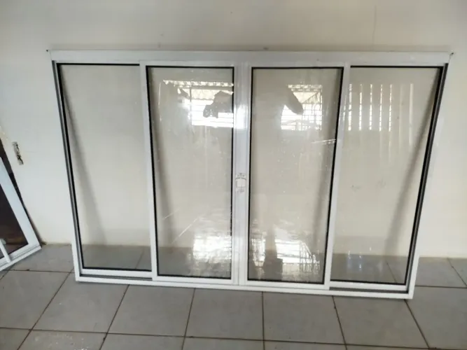 Janela para sala material reforçado valor 450