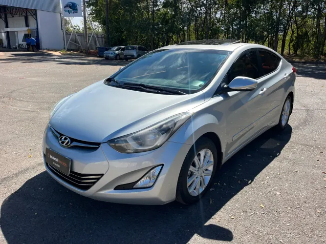 Hyundai Elantra GLS 2.0 16V Flex Aut. 2015