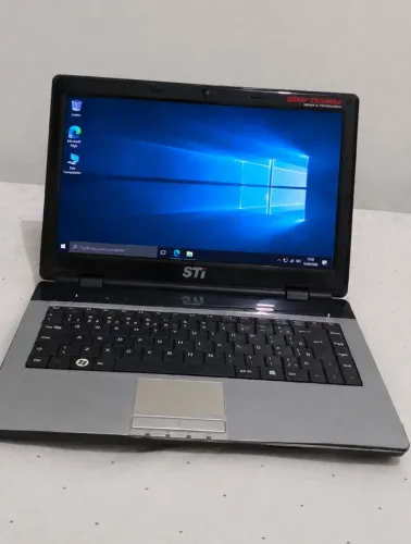 Vendo Clássico Notebook Semp Toshiba.