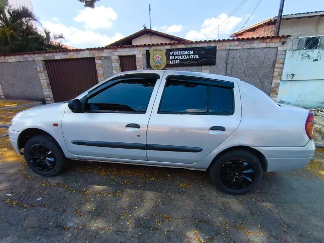 Renault Clio Rn/alize/expr./1.0 Hi-power 16V 5P 2001