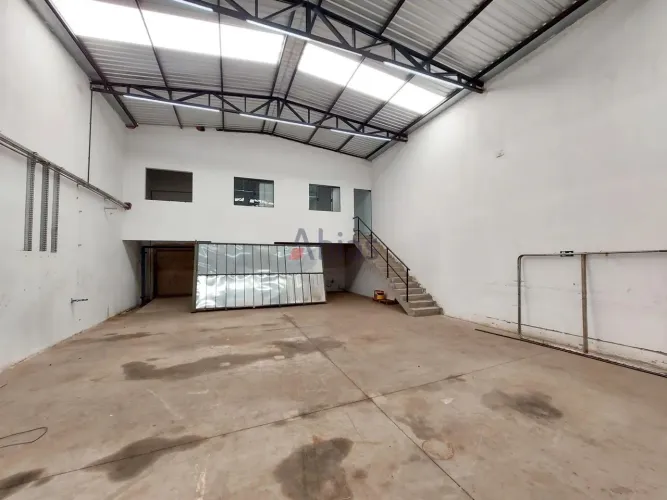 Barracão em Jardim Embaré - São Carlos, SP