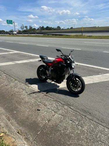 Mt 07 moto de passeio aos finais de semana 