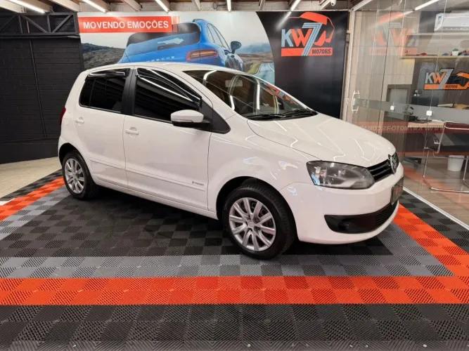 Volkswagen Fox 1.0 MI Total Flex 8V 5P 2014