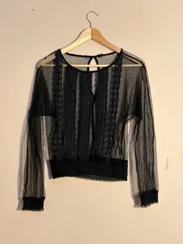 Blusa de renda Dark Retrô sexy
