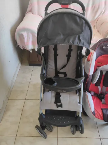 Carrinho e cadeirinha