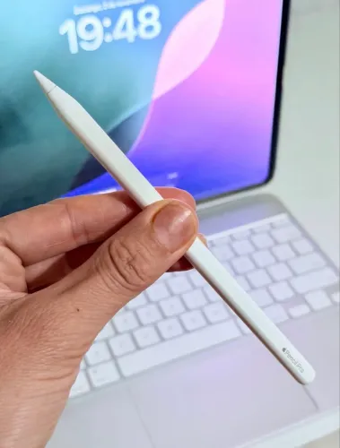 iPad Apple Pro m4 13" (última geração) acompanha magic key, Apple Pencil