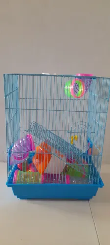 Vende-se gaiola para hamster na Farolândia