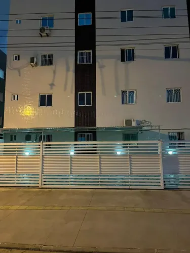 Aluga-se Apartamento 03 quartos no Cristo