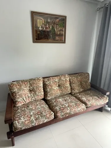 Sofá madeira maciça