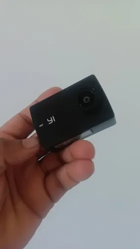Camera tipo go pro Yi + reperidor + luz de led para fotografia e video