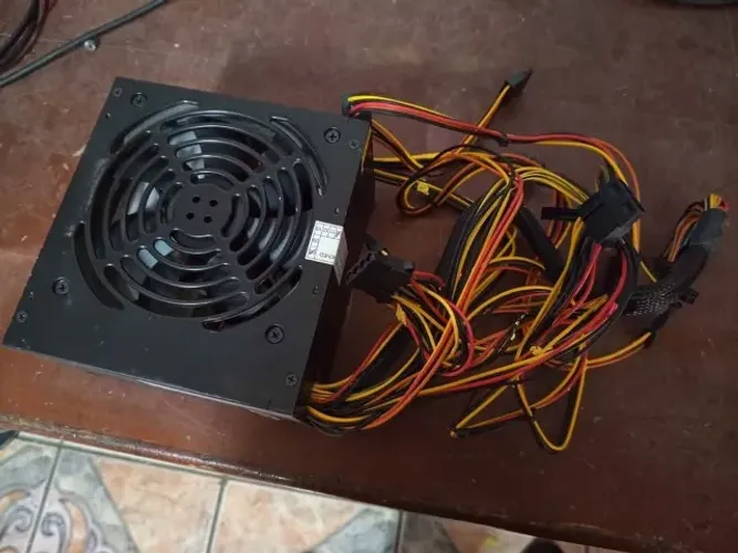 Fonte de 450W para Computador