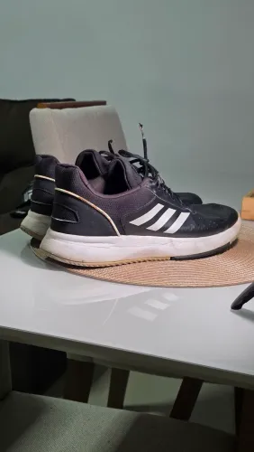 Tenis adidas