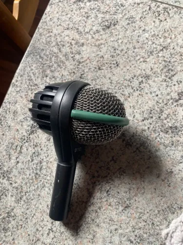 Microfone Dinâmico AKG D112