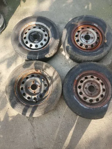 Roda de Escort aro 13