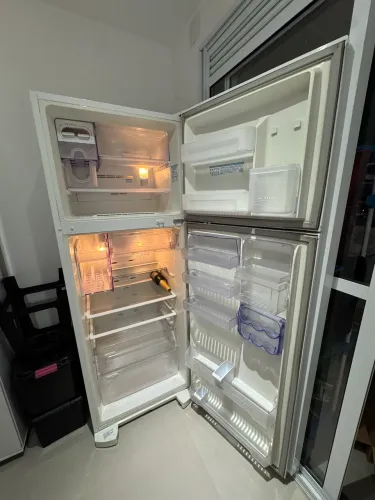 Geladeira Electrolux - Frost Free DF50