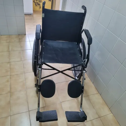 Cadeira de rodas manual dobrável