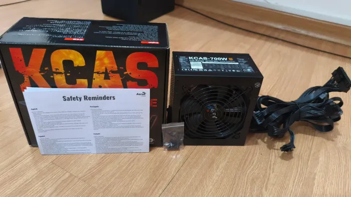 Fonte Aerocool KCAS 700w 80 Plus Bronze