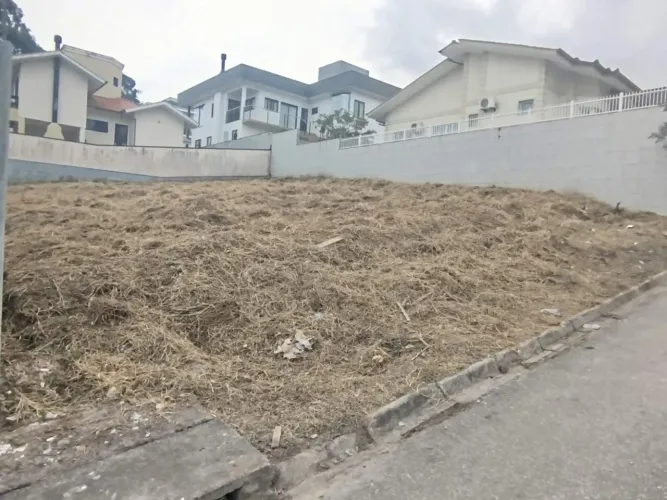 Terreno à Venda na Pedra Branca