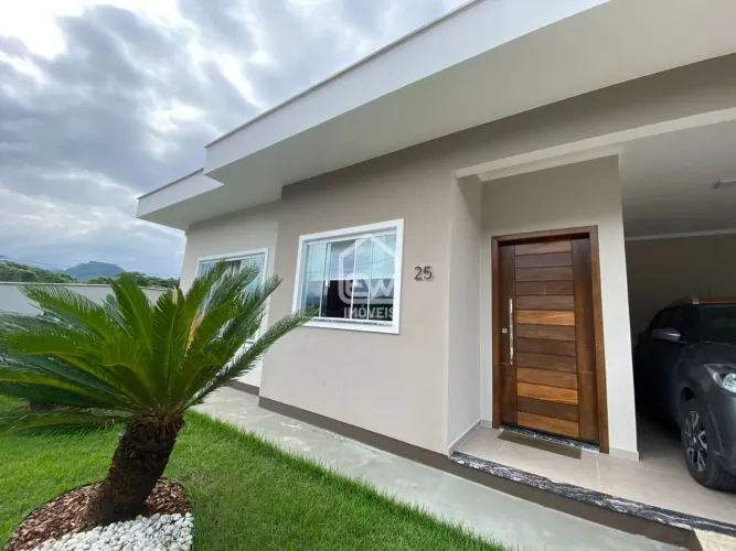 Casa Excelente com 150m² em Schroeder, SC