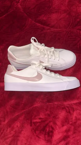 tênis nike sportswear wmns nike court royale ac branco/rosa