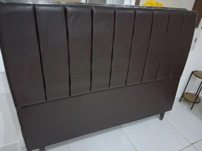 Cabeceira queen size Corino marrom