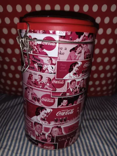 Lata Cilíndrica Coca-Cola 'Things go Better' pote redondo
