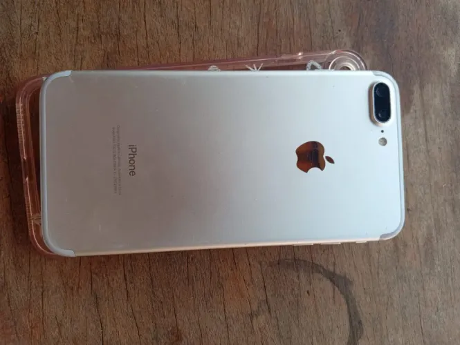 Vendo iPhone 7 Plus 128gb sem marca de uso novo