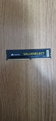 Memória RAM DDR4 8gb Corsair funcionando perfeitamente