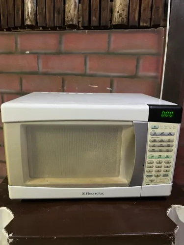 Microondas Electrolux funcionando perfeitamente