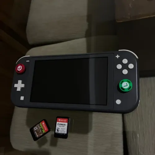 Nintendo Switch Lite e jogos
