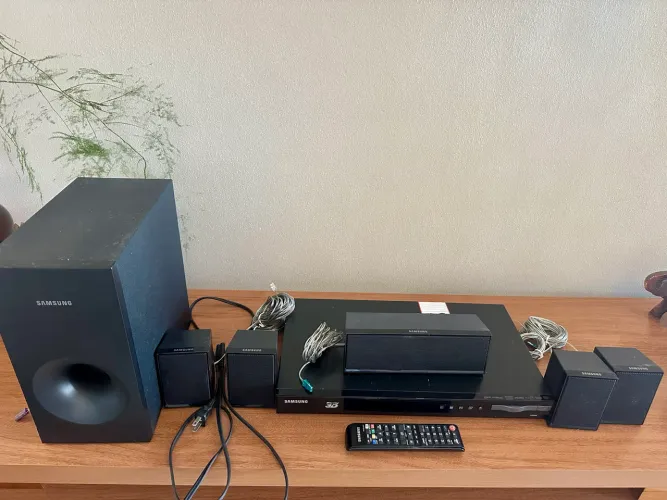 Home Theater Samsung HT-F4505 5.1 Blu-ray 3D 500W Completo + Controle