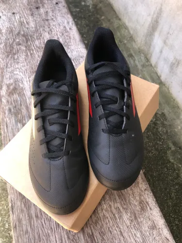 Chuteira Adidas