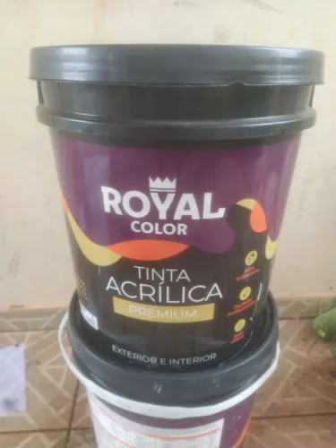 Tintas e massas Royal