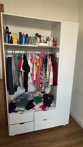 GUARDA-ROUPA INFANTIL