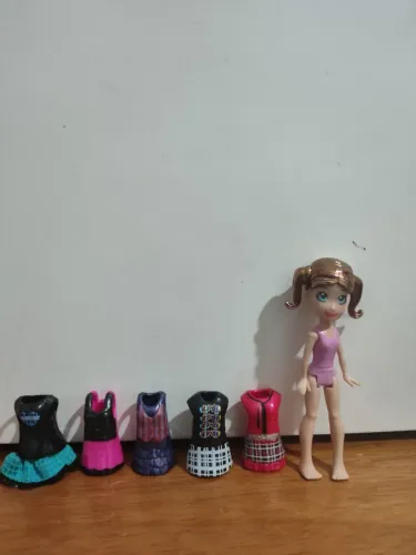 brinquedo miniatura polly Picket original troca de roupas