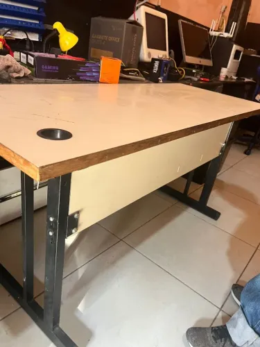 MESA DE ESCRITÓRIO 1,50M X 0,50M