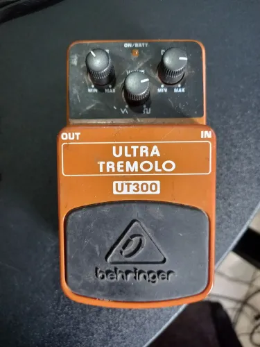 ULTRA TREMOLO UT300 da Behringer
