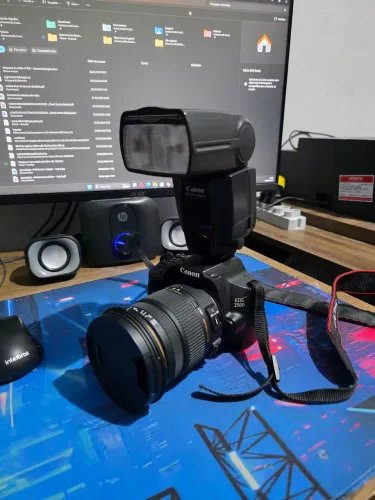 Câmera Canon SL3 (modelo europeu)