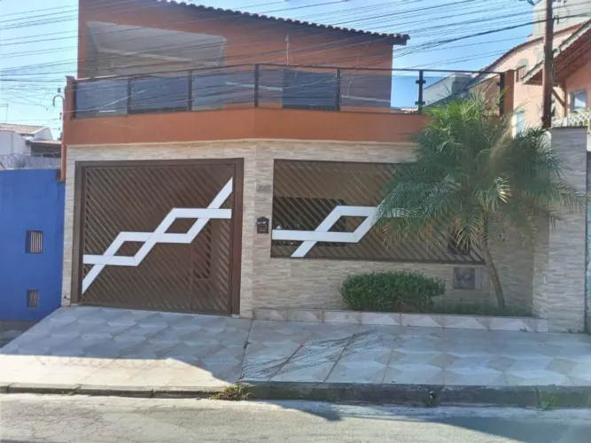 Sobrado com 3 dormitórios à venda, 210 m² por R$ 700.000 - Sitio Paredão - Ferraz de Vasco