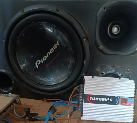 Vende se caixa trio + barra