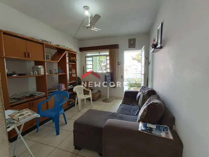 Casa em Avenida Doutor João Augusto Fonseca e Silva - Novo Eldorado - Contagem/MG