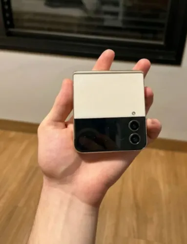Z flip 4 Samsung ( trocar cabo)