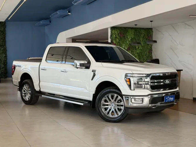 Ford F-150 Lariat Black 4X4 5.0 V8 2024