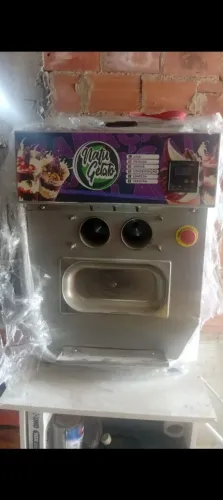 Máquina de sorvete 3 bicos funcionando perfeitamente 2 meses de uso