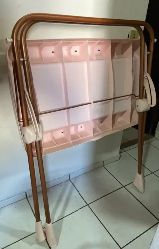 Trocador dobrável rosa Millenia Burigotto