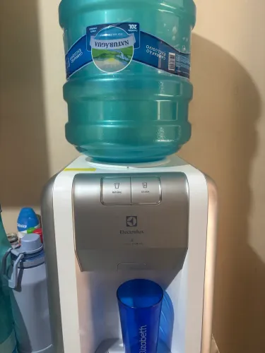 Bebedouro Electrolux com vazamento (para conserto ou peças)