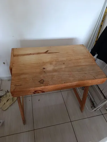 Mesa de madeira + nichos
