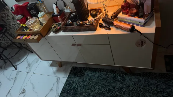 Conjunto de buffet e cristaleira