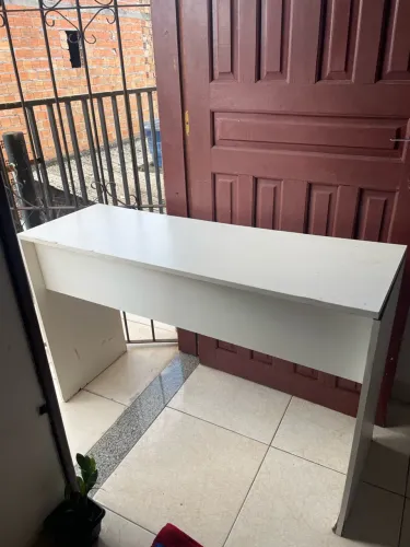 Mesa de estudos/trabalho